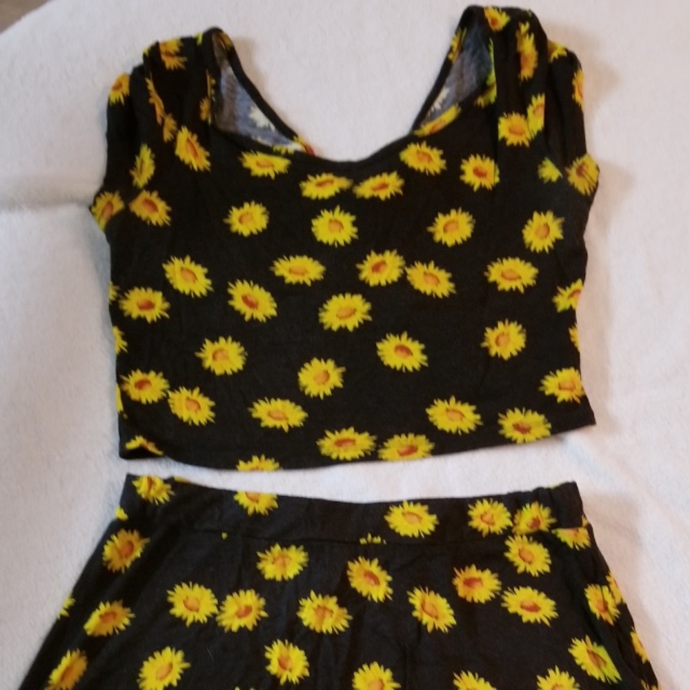 Two piece sunflower set